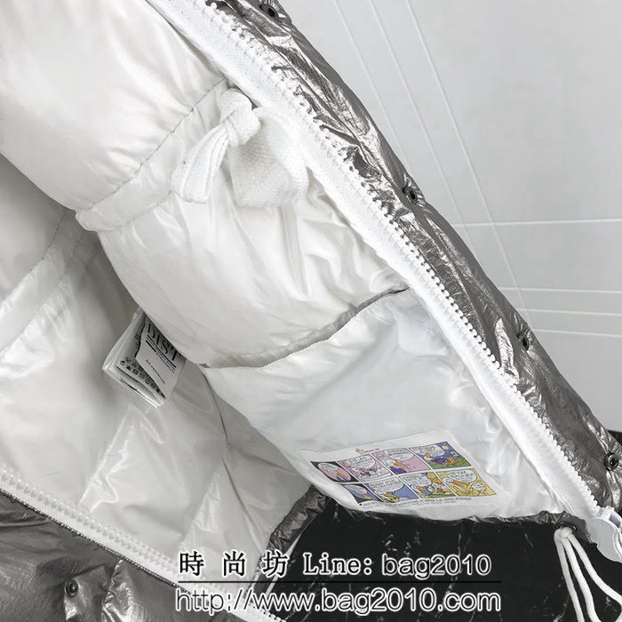 MONCLER蒙口 火爆款 香港限量款 防水太空金屬銀 羽絨衣服 ydi1251